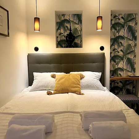 Palm House 10 Apartment